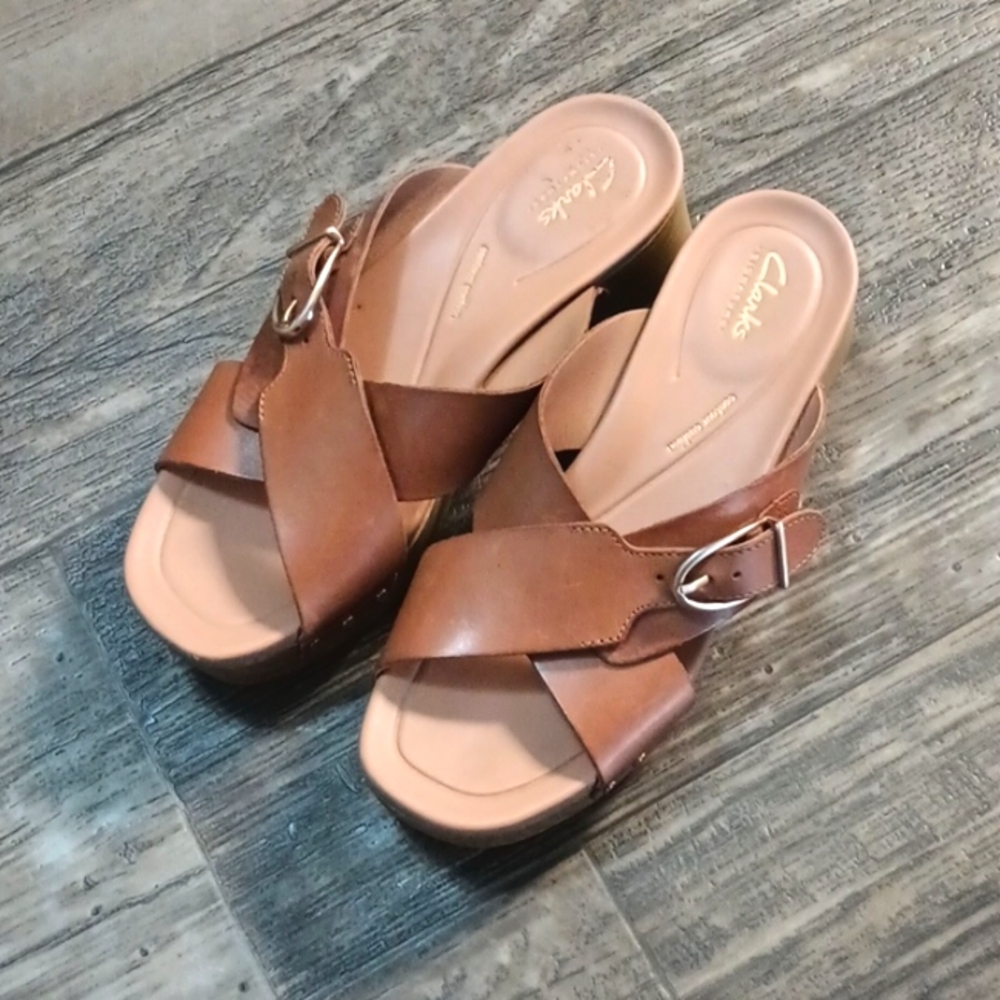 Clarks Women's Brown Leather Sandals